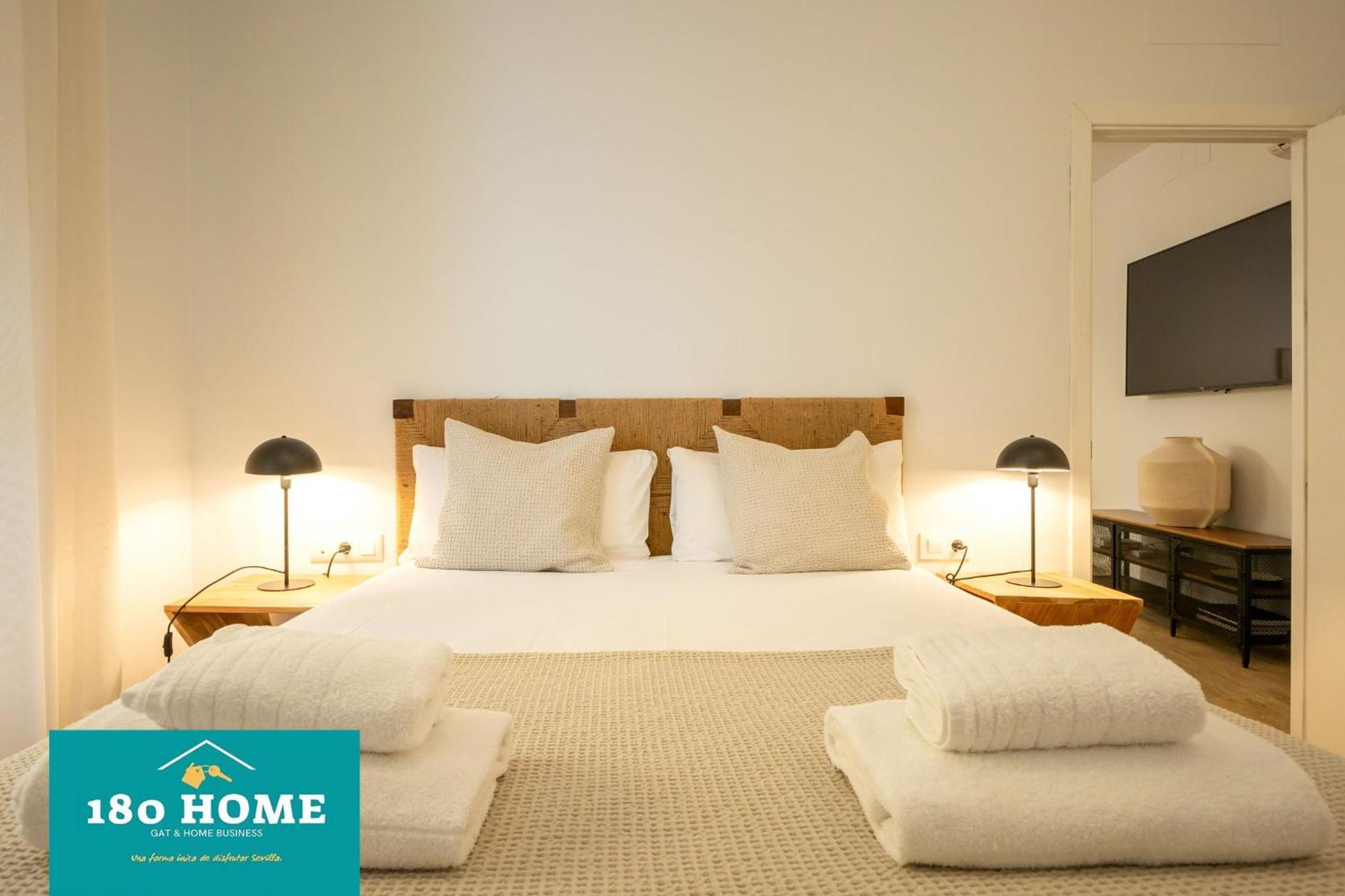 180 Home Goyeneta Luxury Seville Luaran gambar