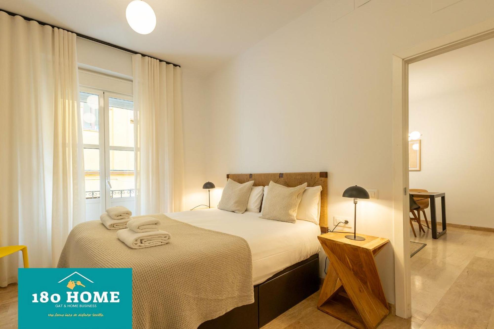 180 Home Goyeneta Luxury Seville Luaran gambar