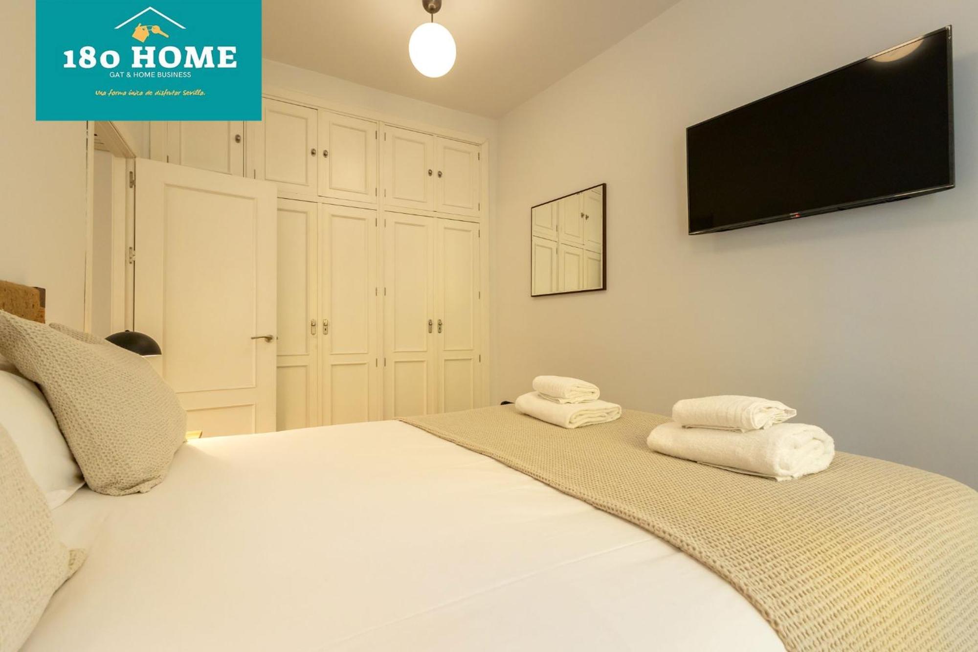 180 Home Goyeneta Luxury Seville Luaran gambar
